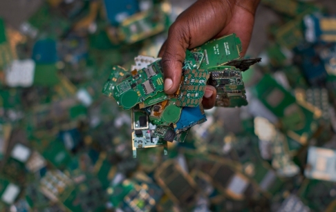 What is the best recycling technology for electronic waste and printed circuit board?